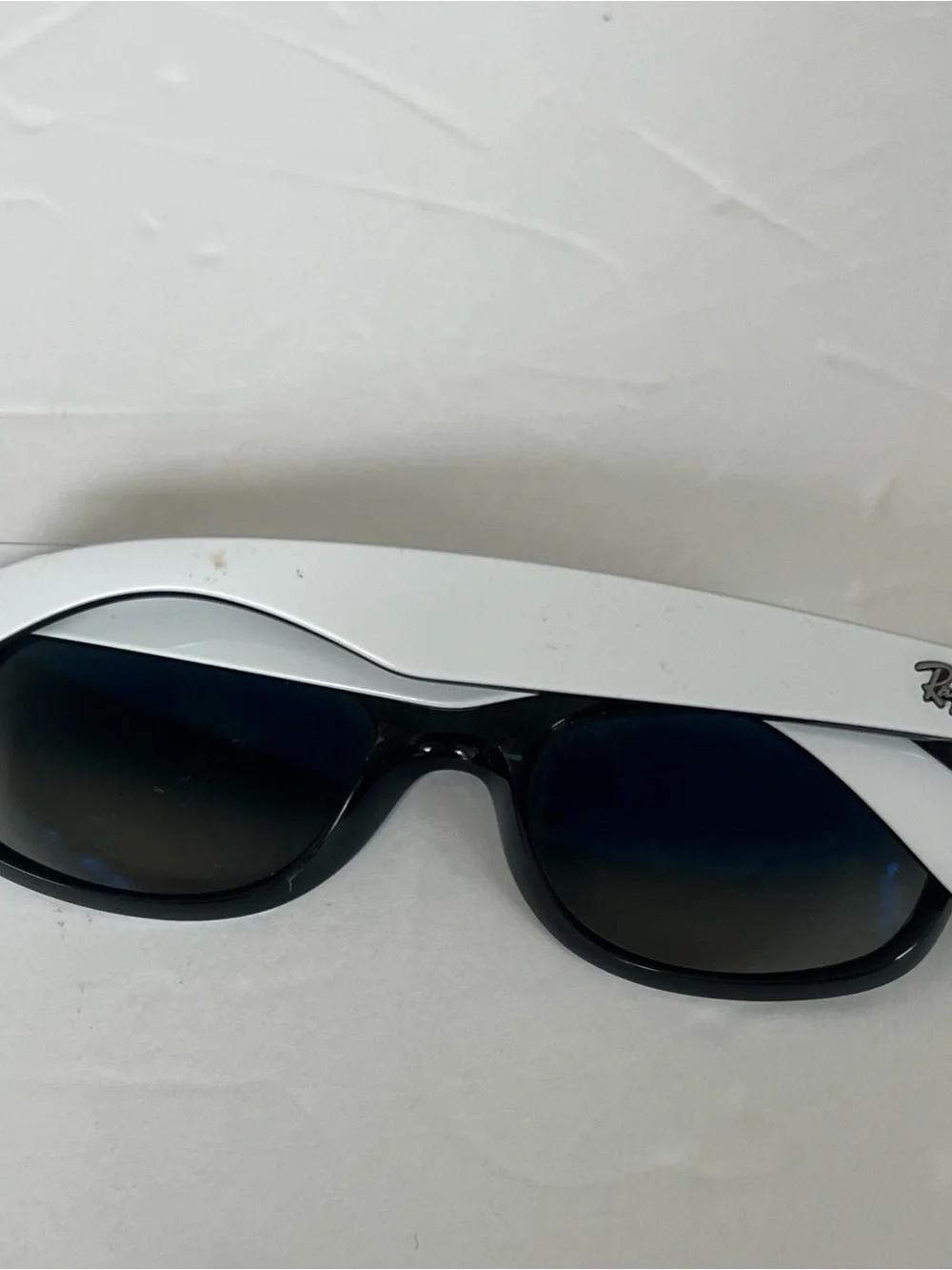 Ray Ban New Wayfarer RB 2132